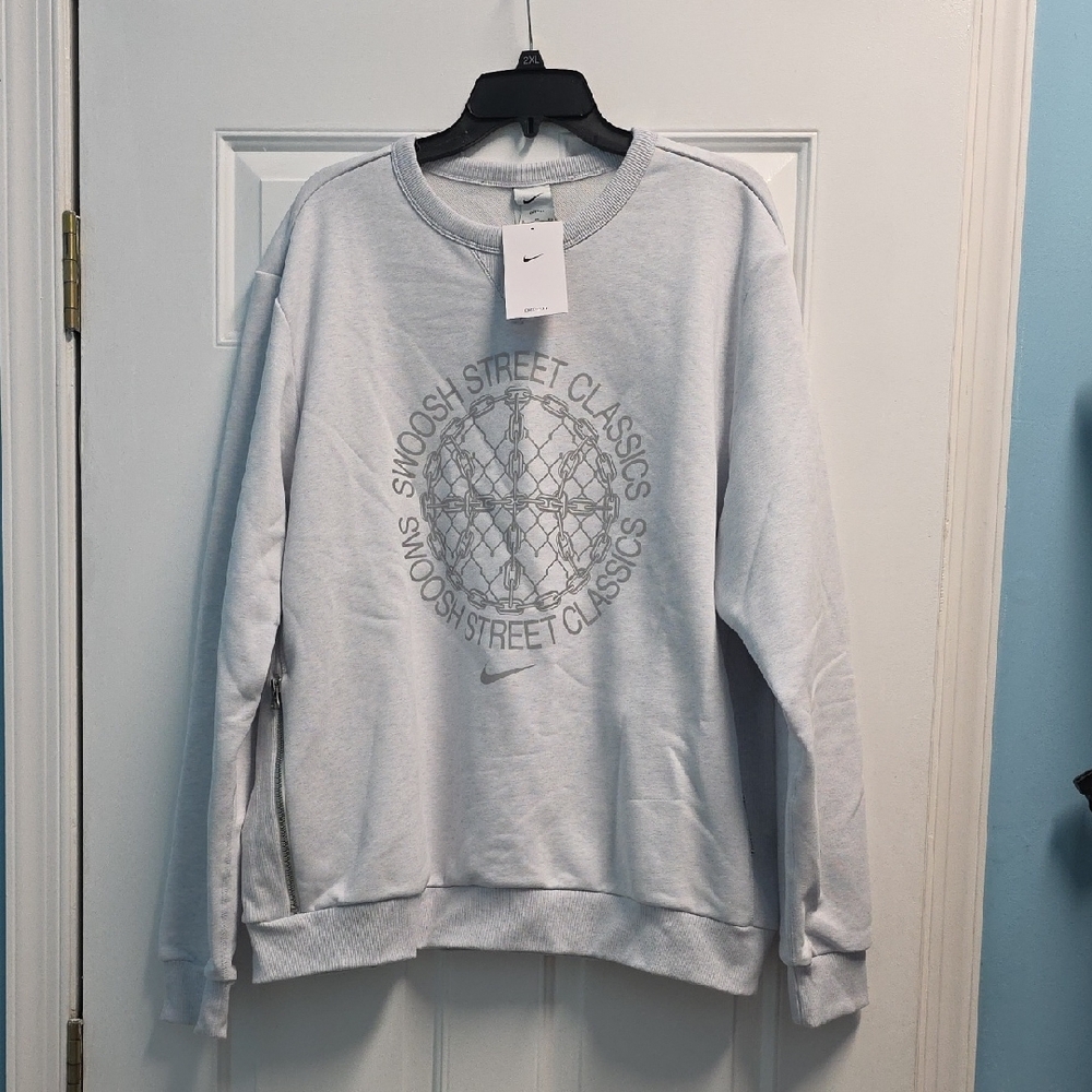 NWT Men's Nike Standard Issue Crew Neck Sweatshirt